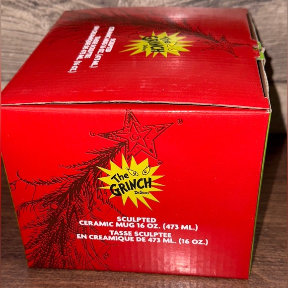 Super Cute Dr. Seuss The Grinch Sculpted Ceramic Mug - NEW - Picture 13 of 15